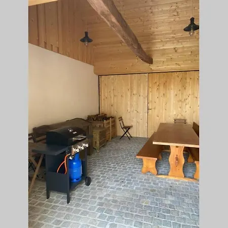 Biely Domcek So Zahradou V Malej Obci Holiday home Devicie