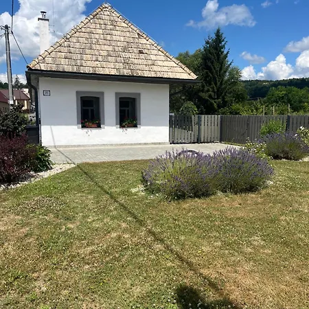 Biely Domcek Dom wakacyjny *