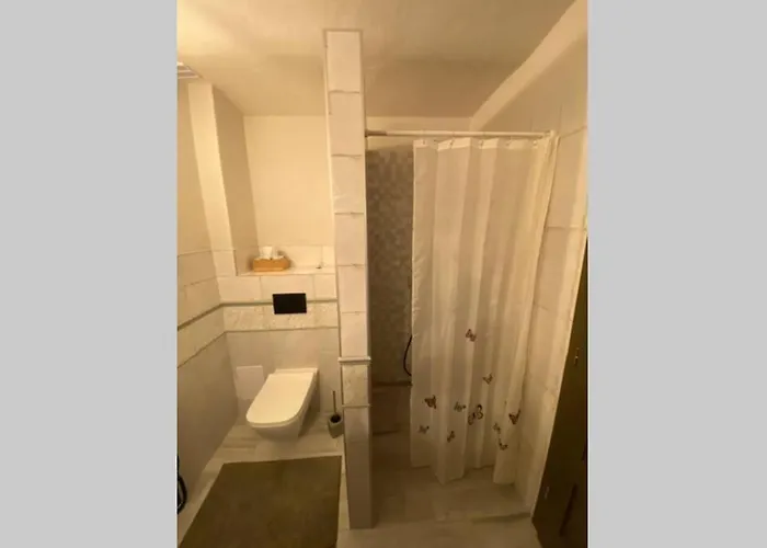 Biely Domcek Devicie