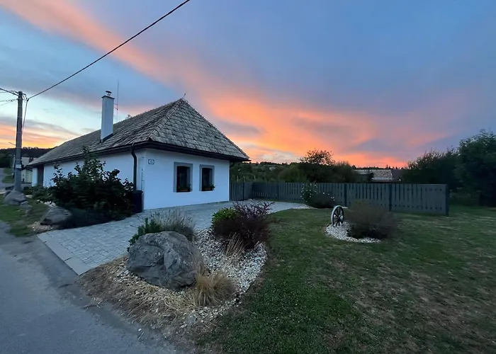 Biely Domcek Devicie