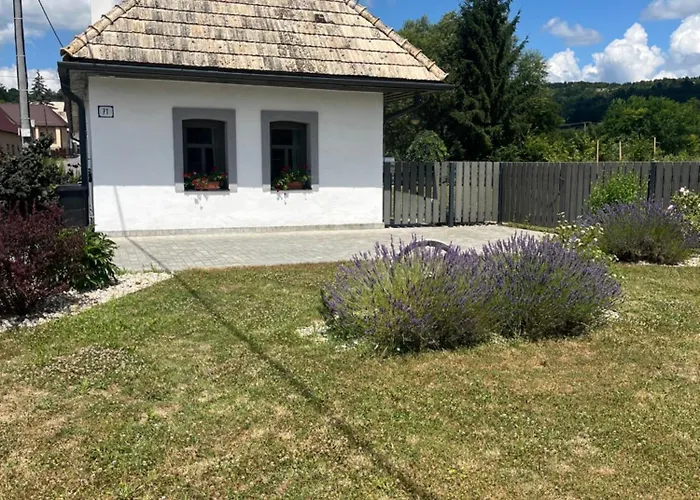 Biely Domcek בית נופש *